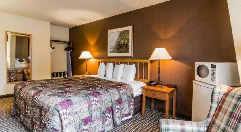 Bed in Quality Inn Pagosa Springs
