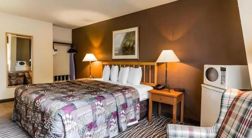 Bed in Quality Inn Pagosa Springs