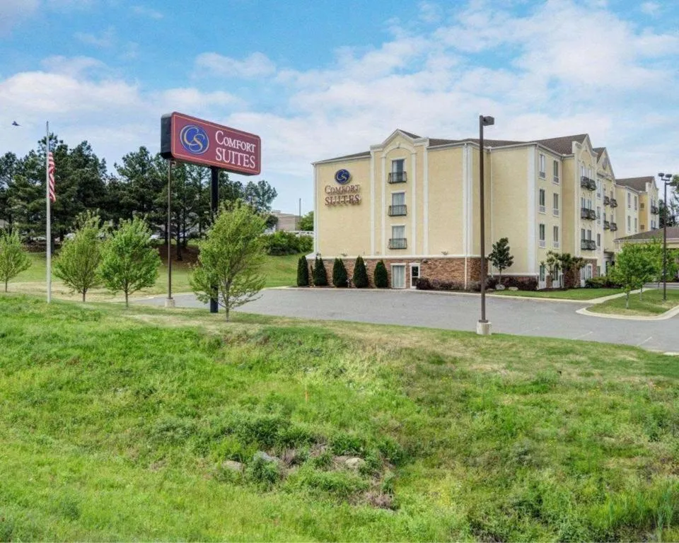 Comfort Suites near Hot Springs Park