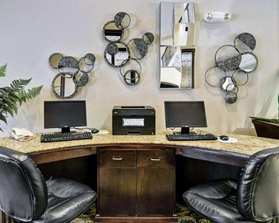 Comfort Suites near Hot Springs Park