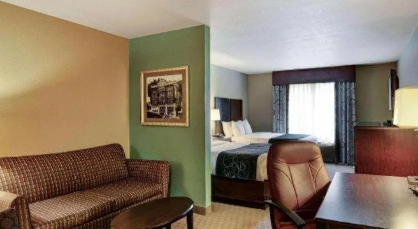 Comfort Suites near Hot Springs Park