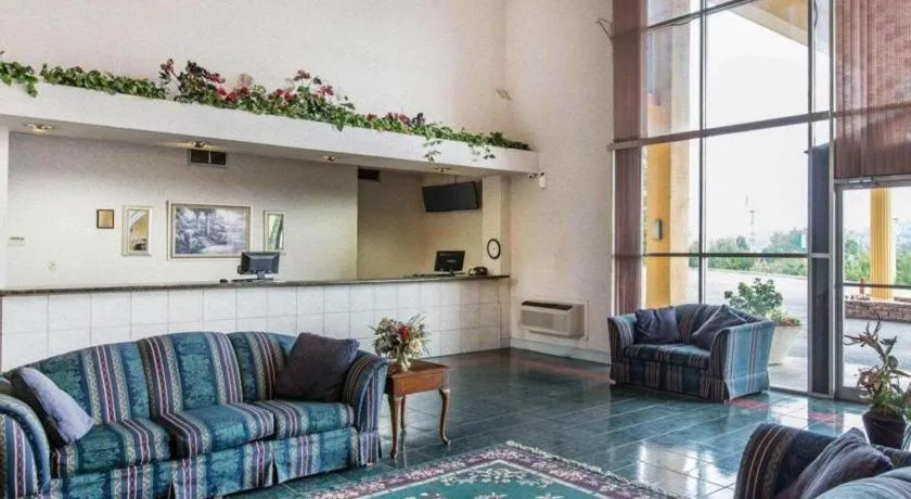 Econo Lodge Dalton West