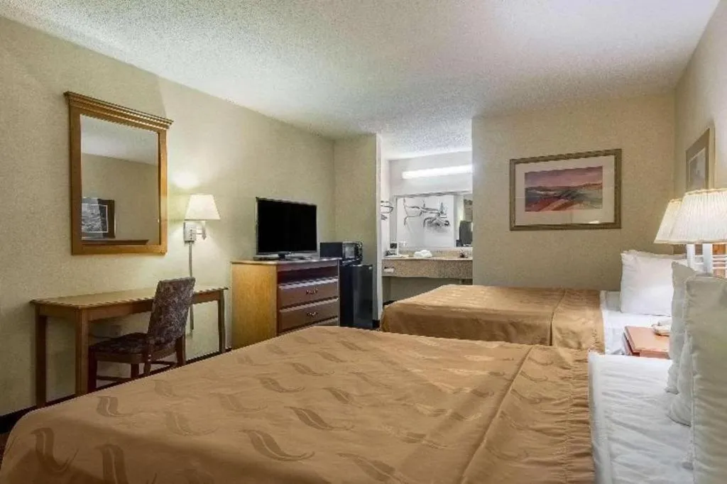 Bed in Quality Inn Oakwood - Gainesville
