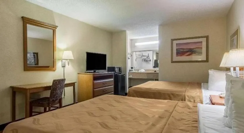 Bed in Quality Inn Oakwood - Gainesville