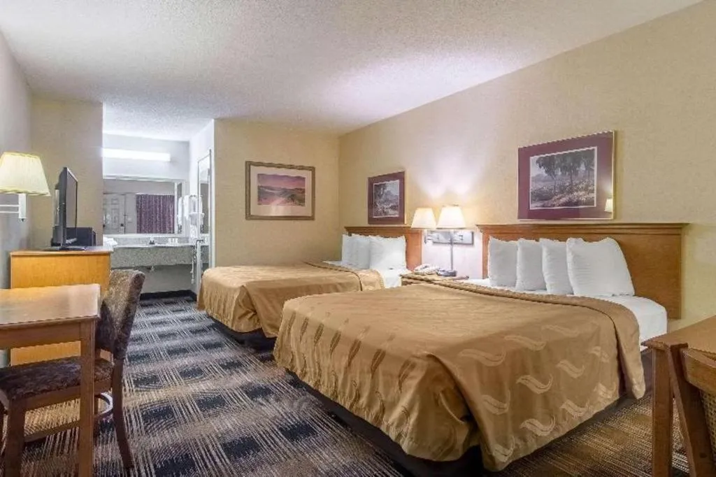 Bed in Quality Inn Oakwood - Gainesville