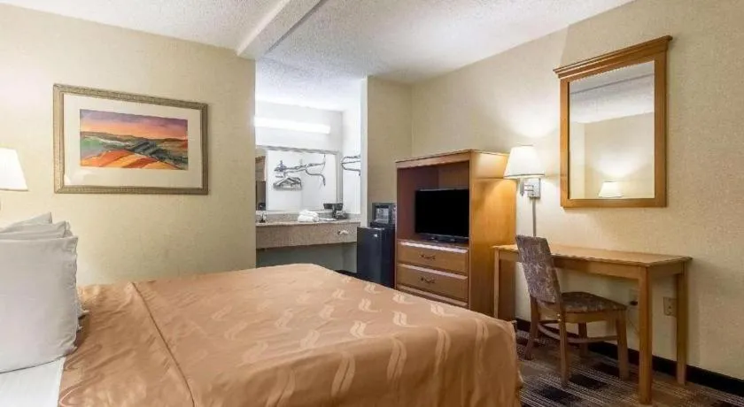 Bed in Quality Inn Oakwood - Gainesville