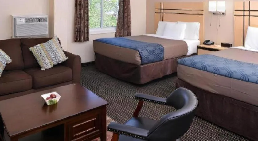 Bed in Econo Lodge Rochester I-90 & I-390