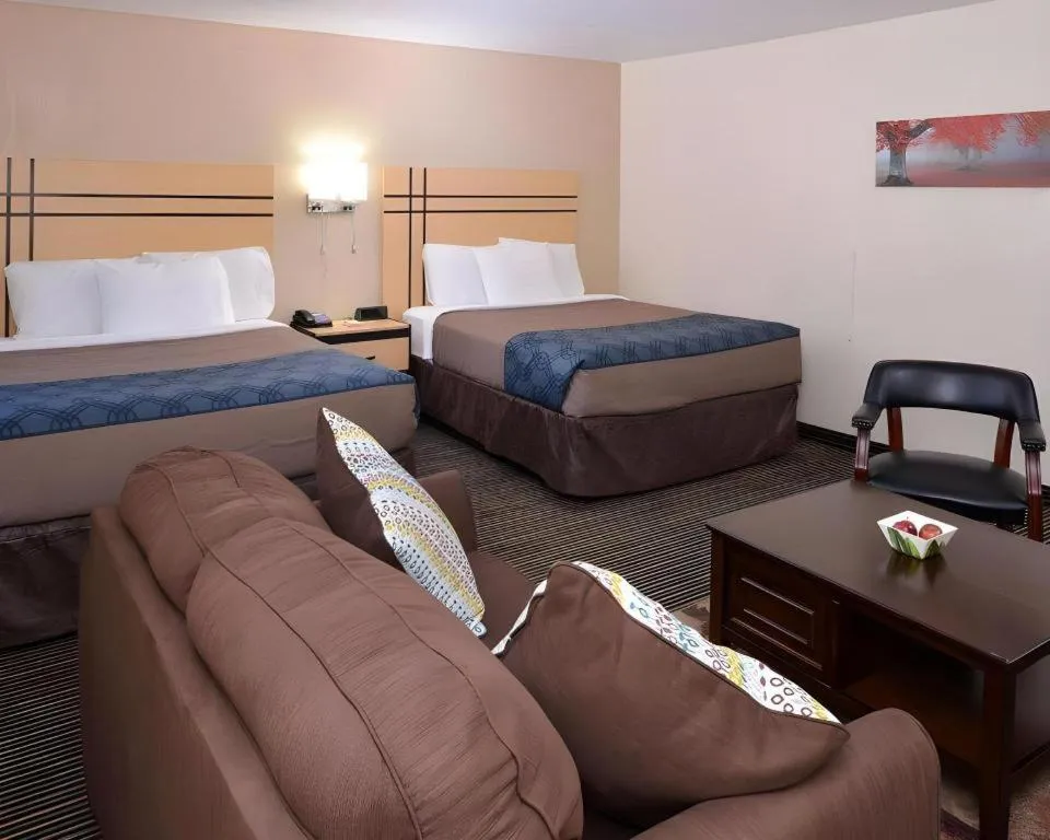 Bed in Econo Lodge Rochester I-90 & I-390