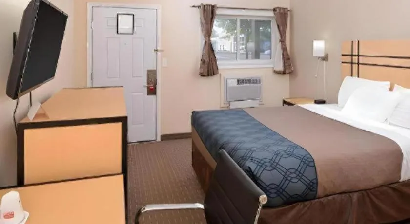 Econo Lodge Rochester I-90 & I-390