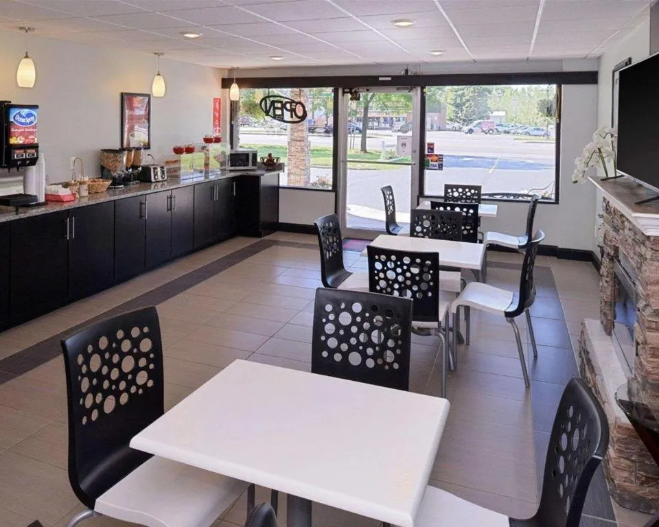 Econo Lodge Rochester I-90 & I-390