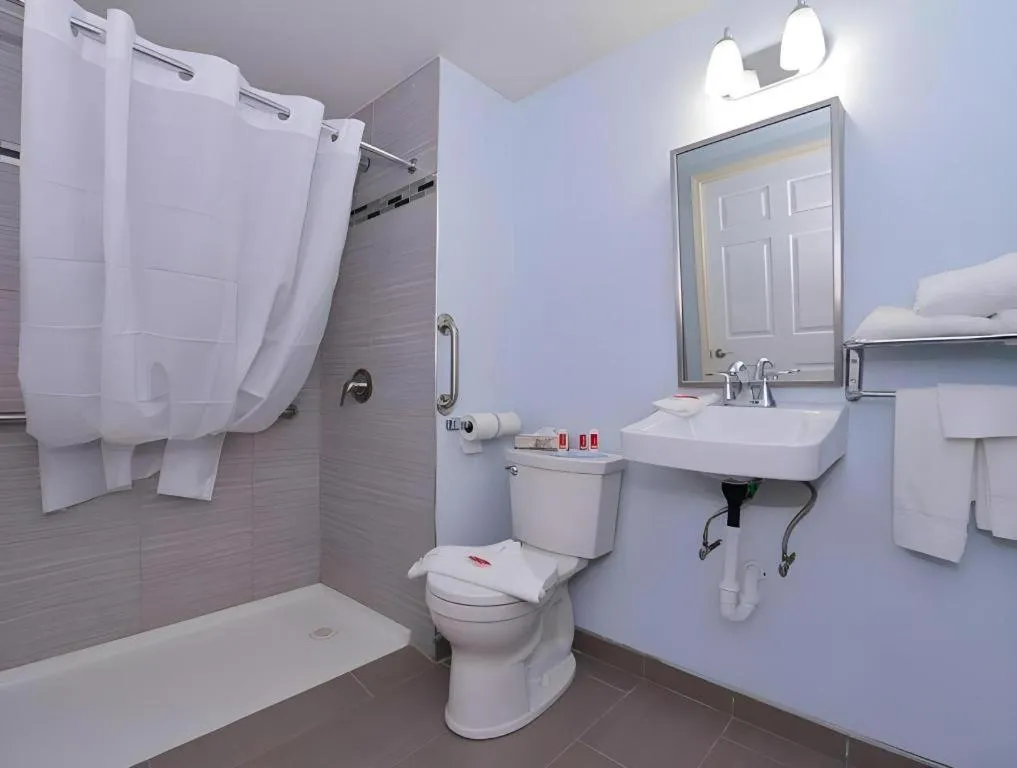 Econo Lodge Rochester I-90 & I-390