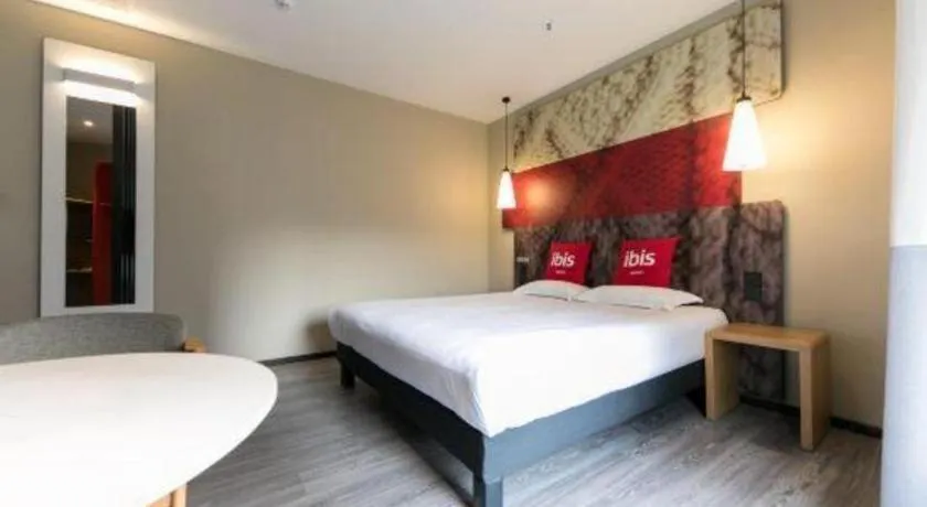 Bed in Ibis Nantong Qingnian
