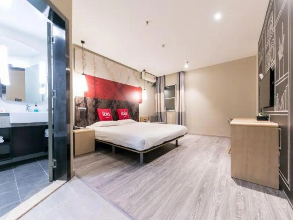 Bed in Ibis Nantong Qingnian