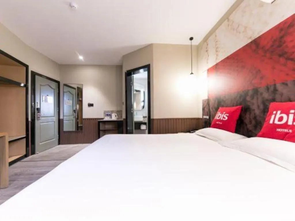 Bed in Ibis Nantong Qingnian