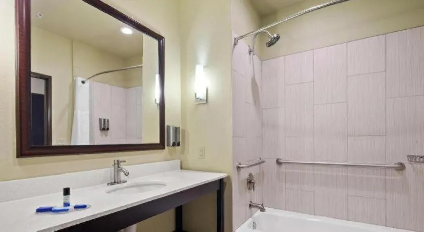 Best Western Lindsay Inn & Suites