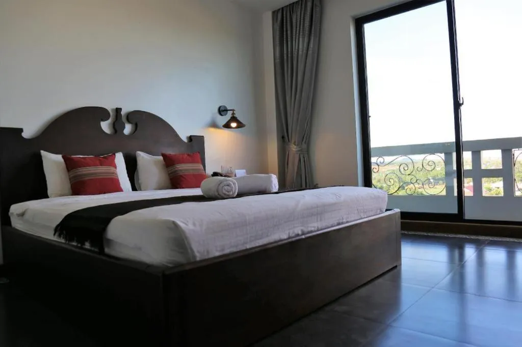 Bed in Yeak Loam Hotel