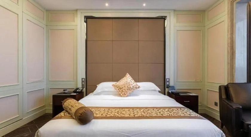 Bed in Jiuhua Jin Jiang International Hotel