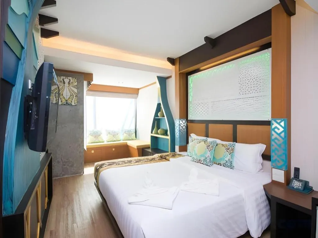 Bed in Phi Phi Nice Beach Hotel Hip