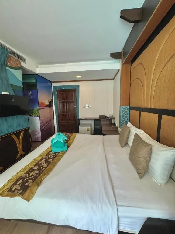 Bed in Phi Phi Nice Beach Hotel Hip