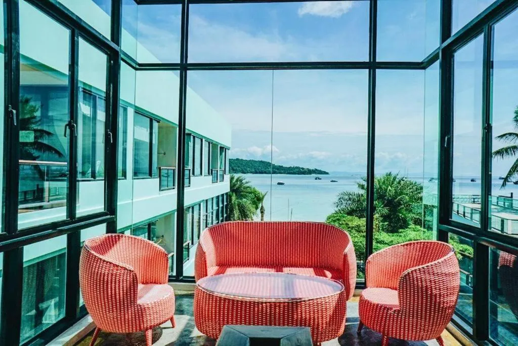 Phi Phi Nice Beach Hotel Hip