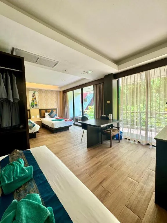 Phi Phi Nice Beach Hotel Hip