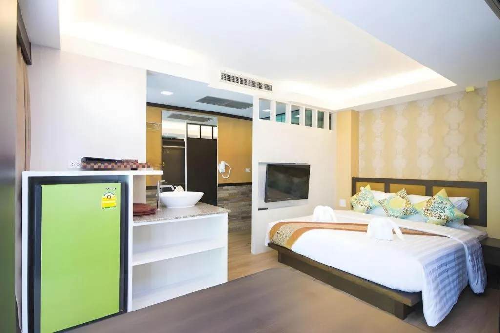 Bed in Phi Phi Nice Beach Hotel Hip