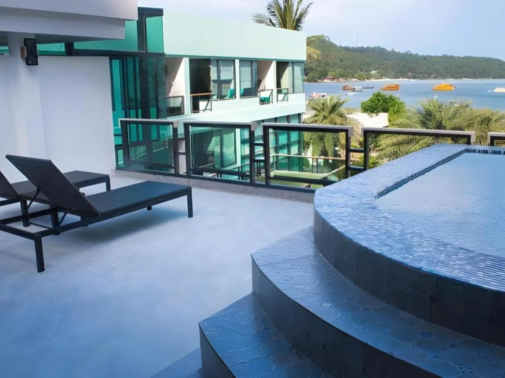 Phi Phi Nice Beach Hotel Hip