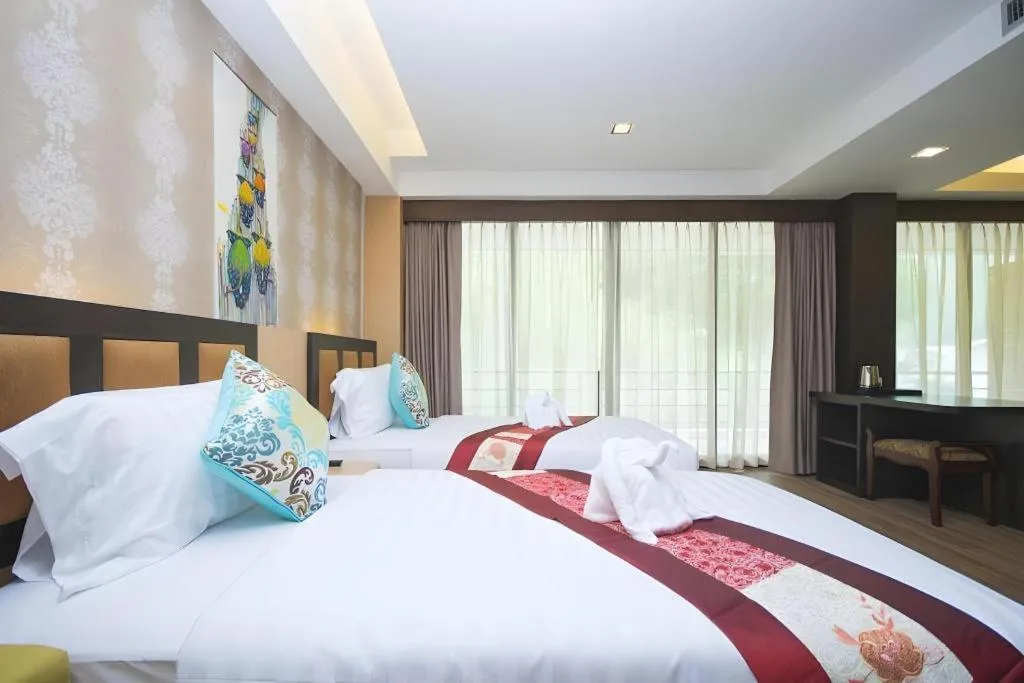 Bed in Phi Phi Nice Beach Hotel Hip