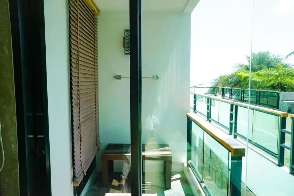 Phi Phi Nice Beach Hotel Hip