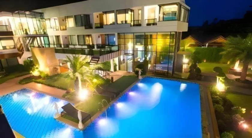 Phi Phi Nice Beach Hotel Hip