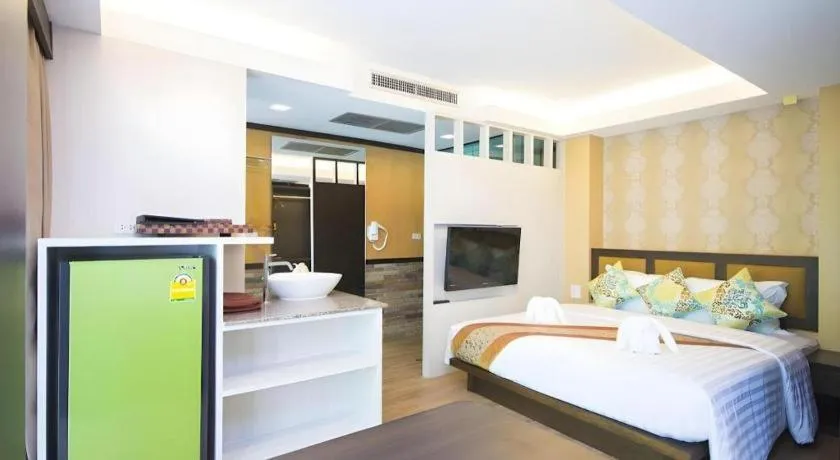 Bed in Phi Phi Nice Beach Hotel Hip