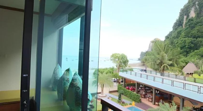 Phi Phi Nice Beach Hotel Hip