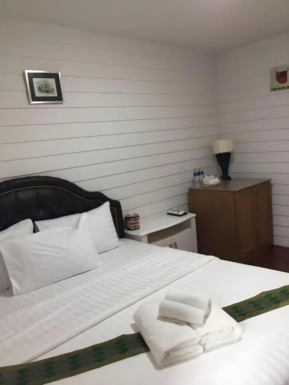 Ban Thungdang Housetel Bangkok