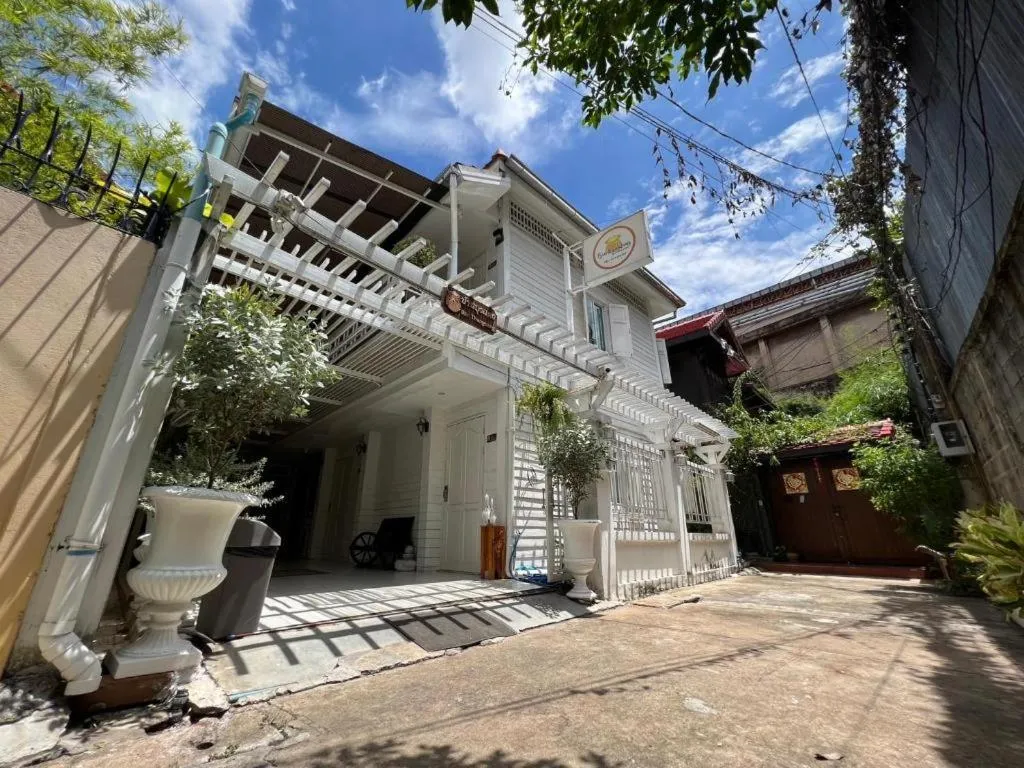 Ban Thungdang Housetel Bangkok