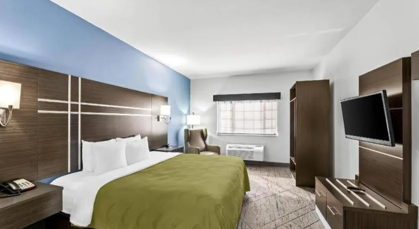 Bed in Quality Inn & Suites Rio Grande City