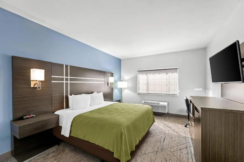 Bed in Quality Inn & Suites Rio Grande City