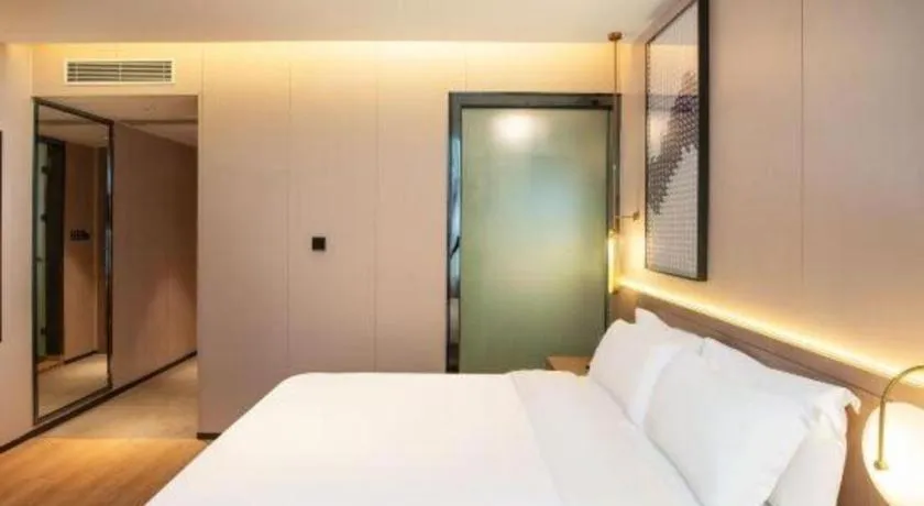 Bed in Lavande Hotel Guangzhou Financial City Tianhe Park Metro Station