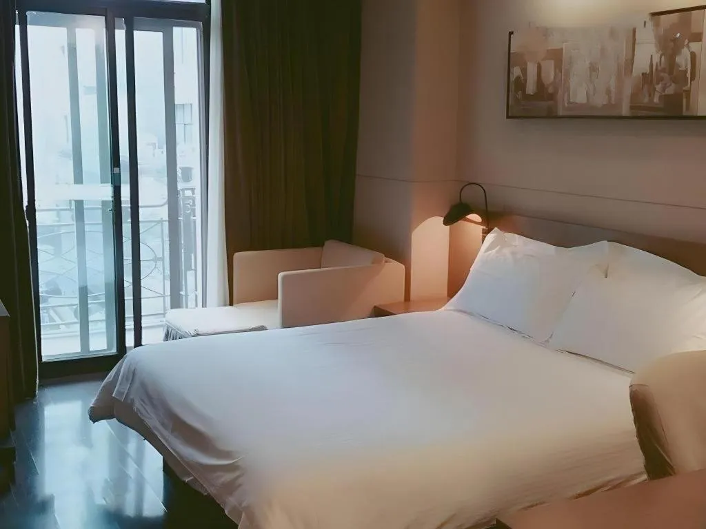 Bed in Jinjiang Inn Select Shanghai Nanjing Road Pedestrian Street