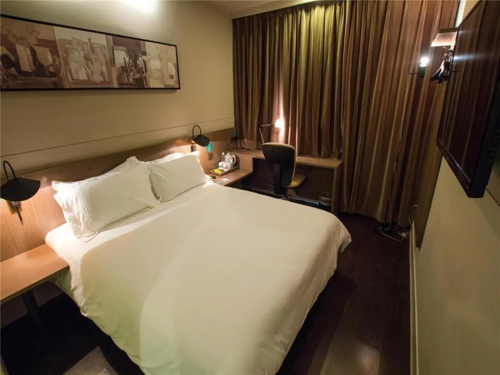 Bed in Jinjiang Inn Select Shanghai Nanjing Road Pedestrian Street
