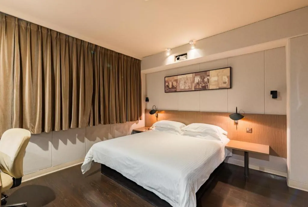 Bed in Jinjiang Inn Select Shanghai Nanjing Road Pedestrian Street