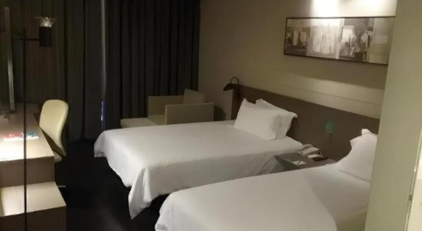 Bed in Jinjiang Inn Select Shanghai Nanjing Road Pedestrian Street