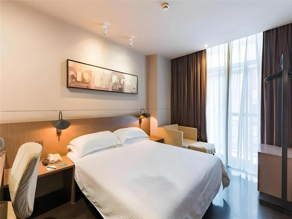 Bed in Jinjiang Inn Select Shanghai Nanjing Road Pedestrian Street