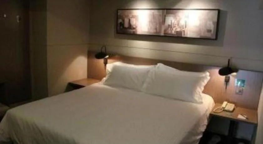 Bed in Jinjiang Inn Select Shanghai Nanjing Road Pedestrian Street