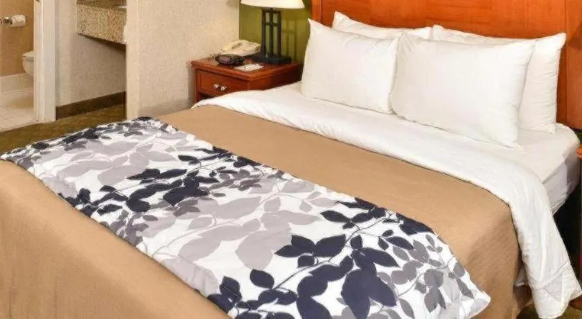 Bed in Sleep Inn Airport Phoenix