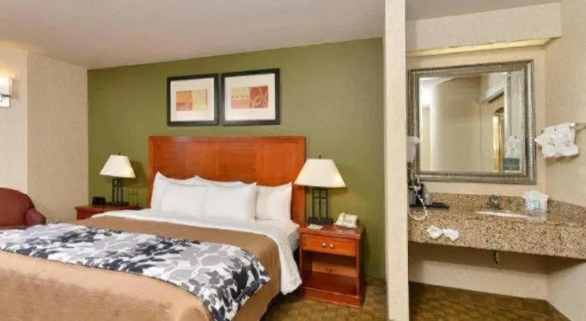 Bed in Sleep Inn Airport Phoenix