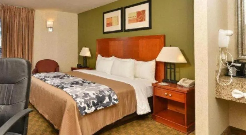 Bed in Sleep Inn Airport Phoenix
