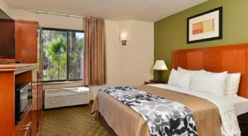 Bed in Sleep Inn Airport Phoenix