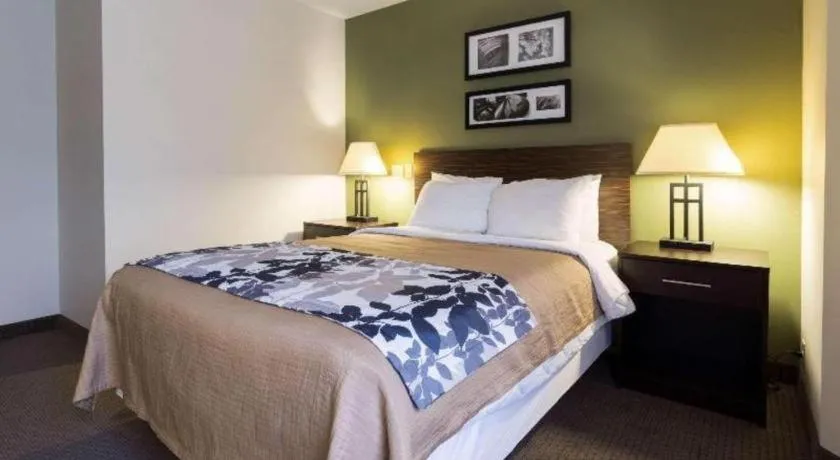 Bed in Sleep Inn Airport Phoenix