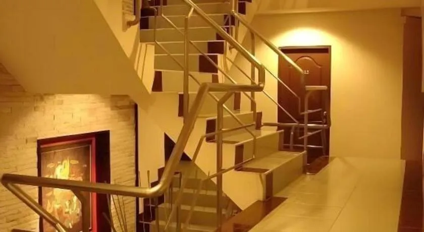 Grand Pinnacle Hotel