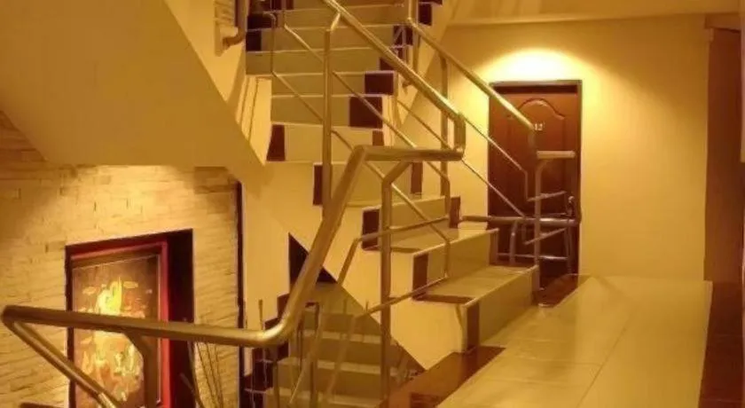 Grand Pinnacle Hotel